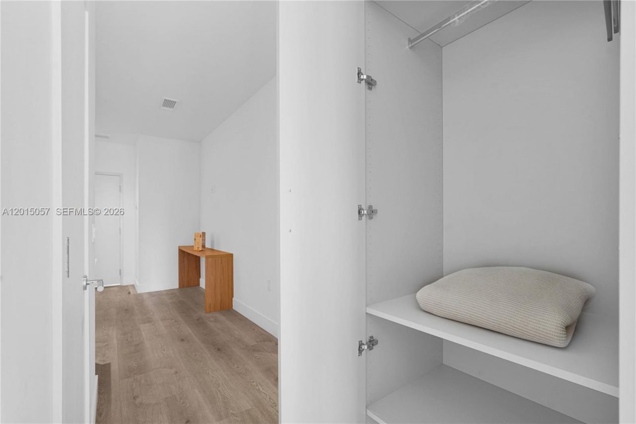 229 SW 9th St , Unit 504, Miami, FL 33130 Photo