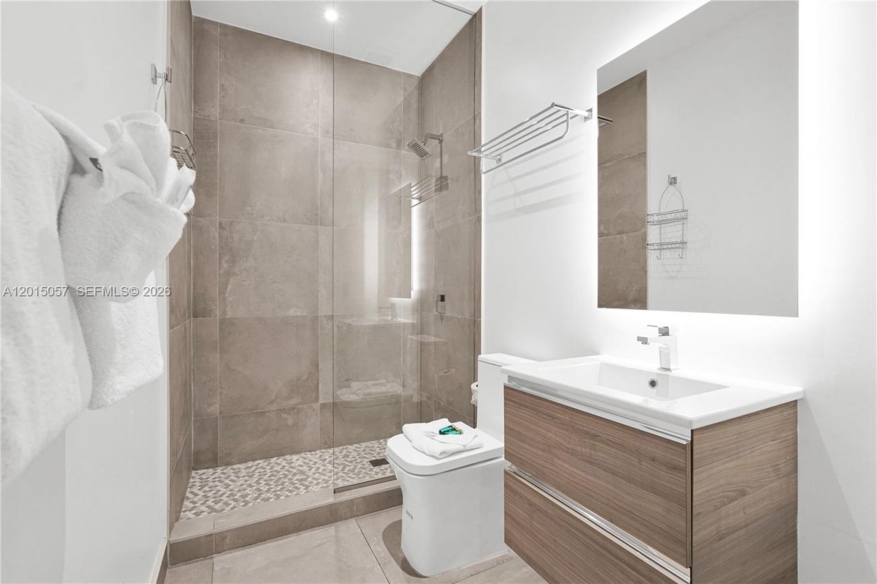 229 SW 9th St , Unit 504, Miami, FL 33130 Photo