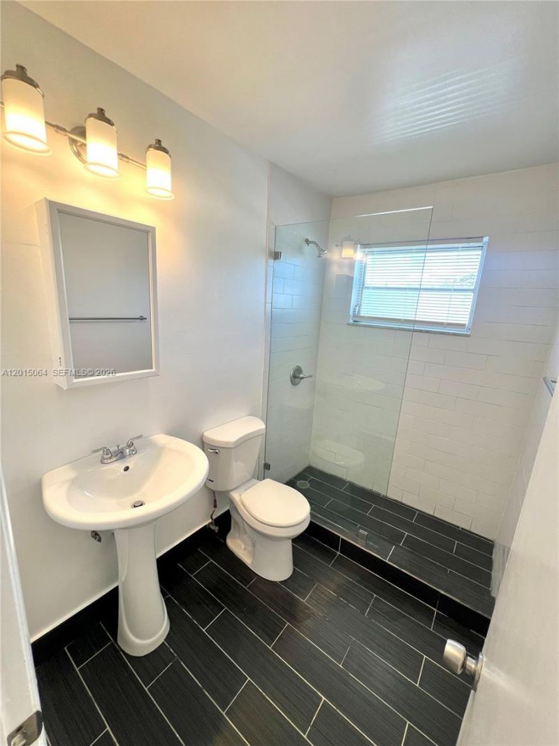 685 NE 85th St , Unit 8, Miami, FL 33138 Photo