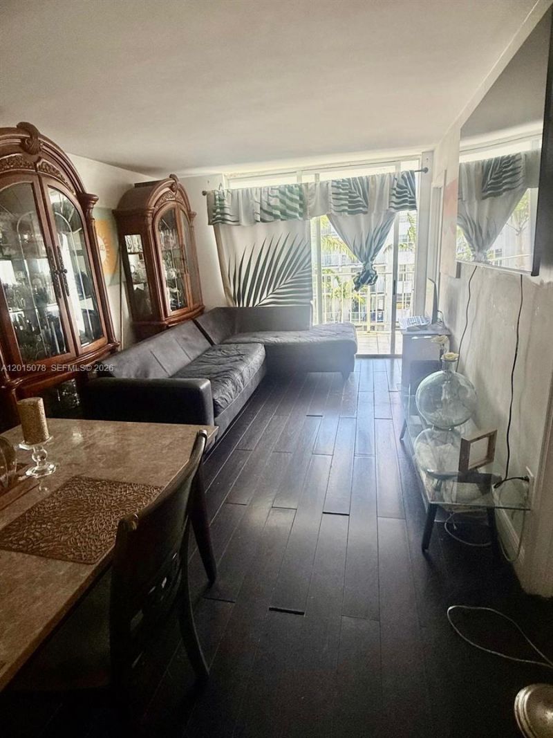 488 NW 165th St Rd , Unit B-512, Miami, FL 33169 Photo