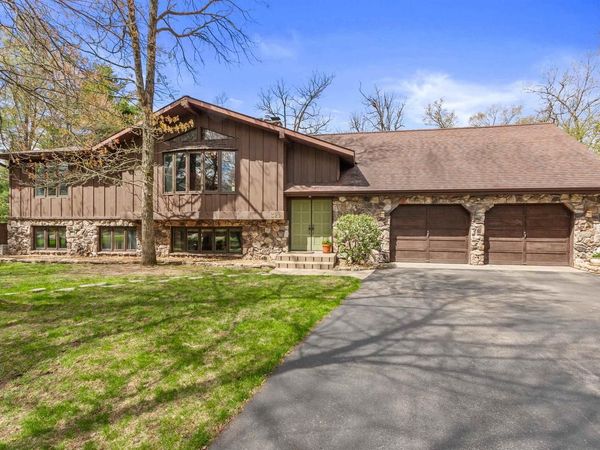 321 CROSSBOW DRIVE, Plover, WI 54467