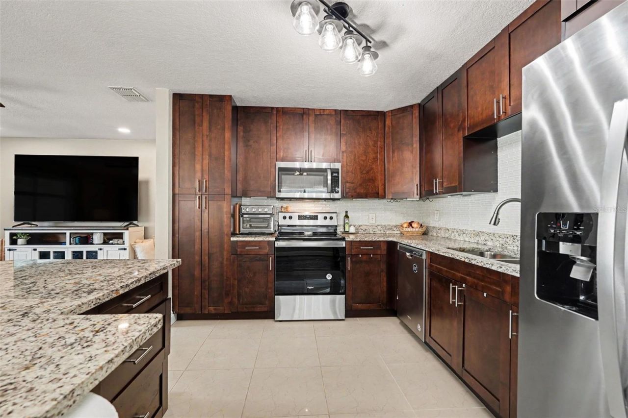 2209 Sherbrook Drive, Valrico, FL 33594 Photo