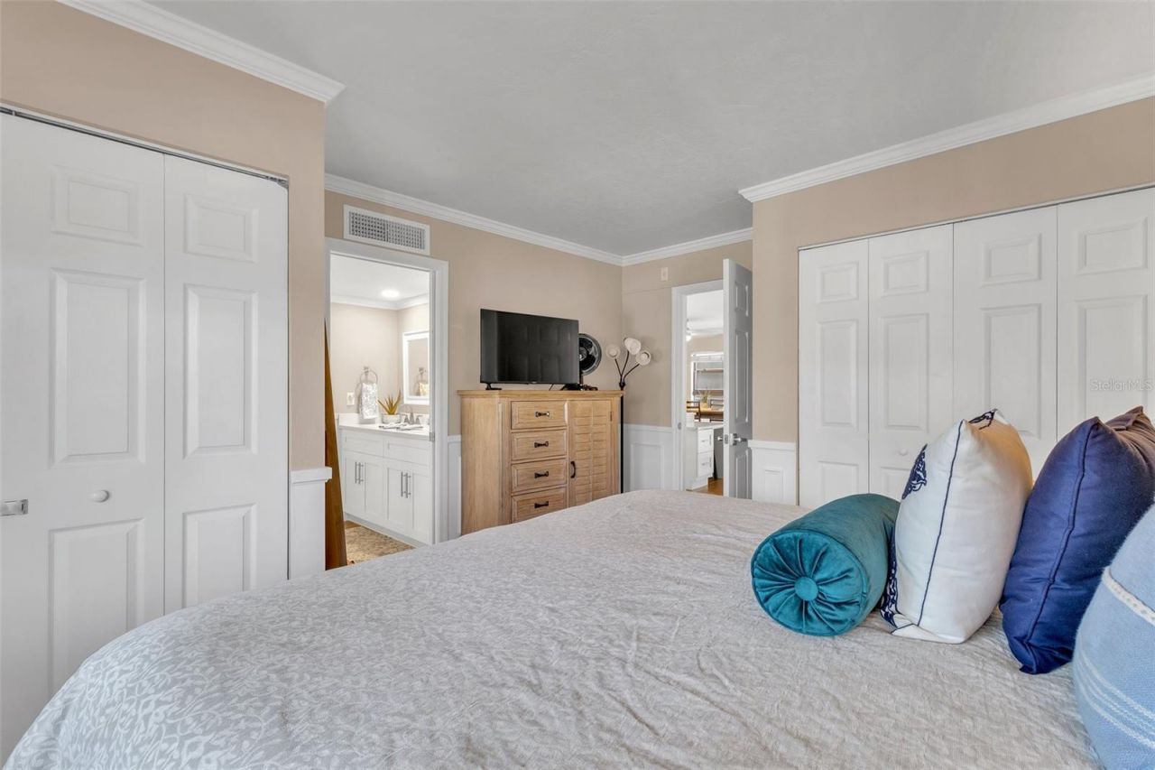 1085 Bald Eagle Drive, Unit E210, Marco Island, FL 34145 Photo