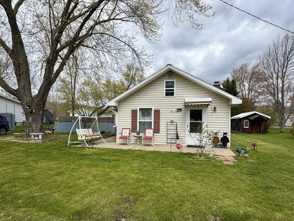 111 Ismond Road, Houghton Lake, MI 48629