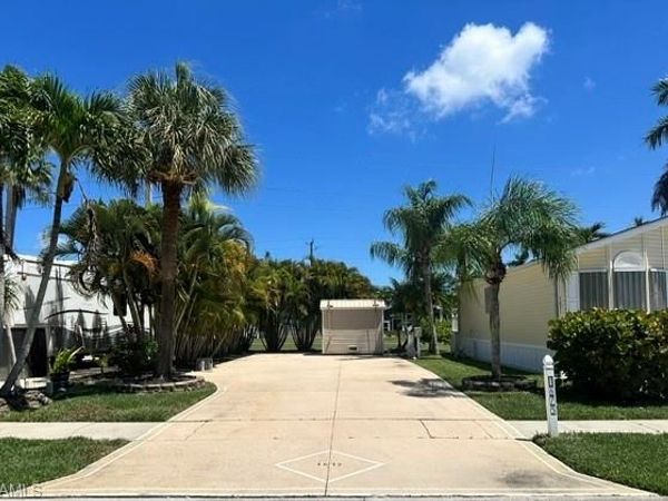 1675 Diamond Lake CIR , NAPLES, FL 34114