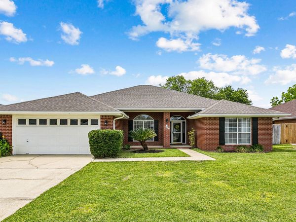 2298 Heritage Circle, Navarre, FL 32566