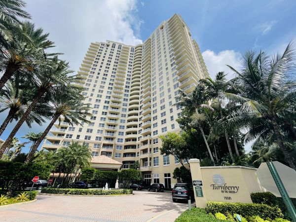 19900 E Country Club Drive, Unit 210, Aventura, FL 33180
