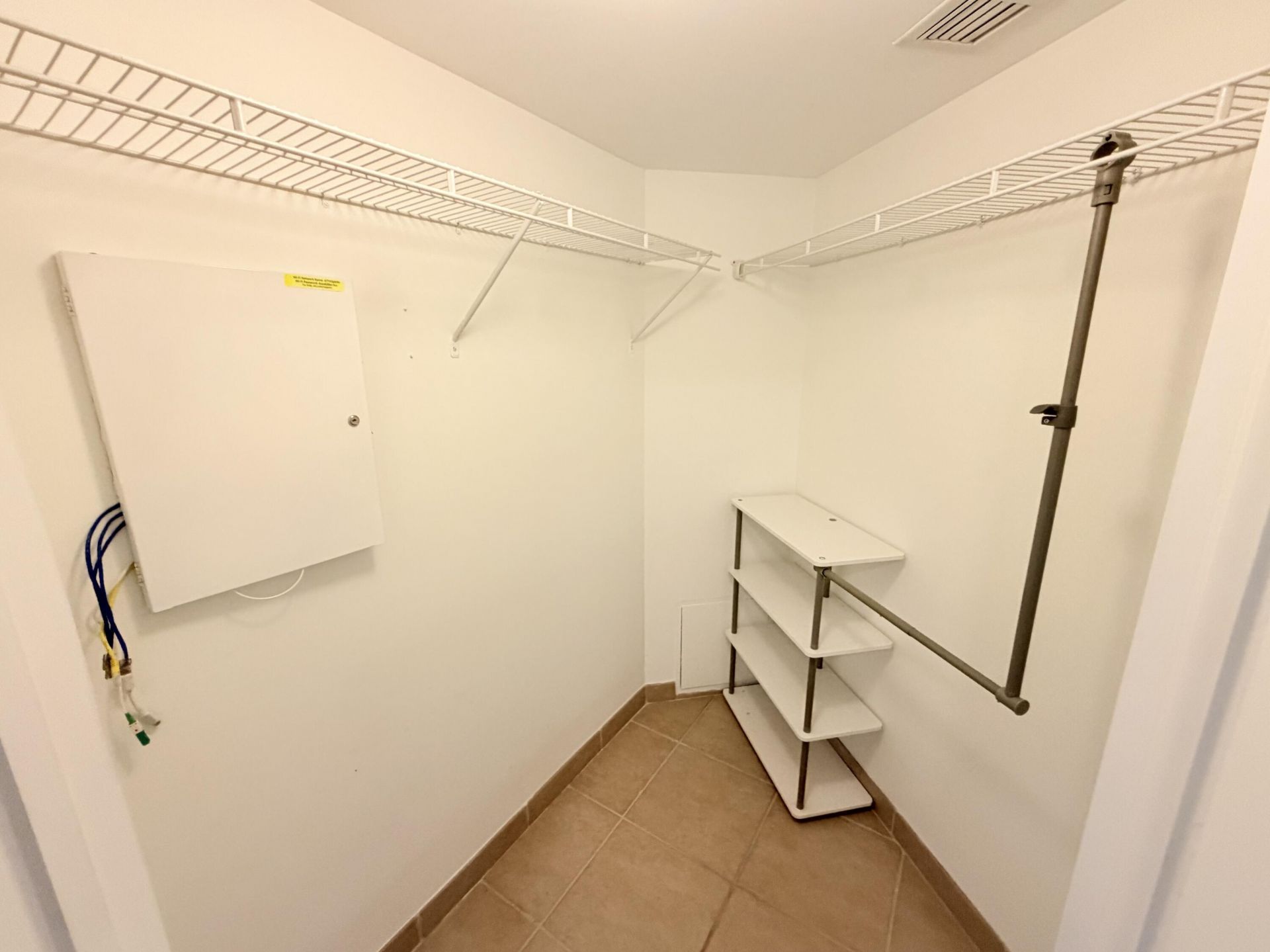 19900 E Country Club Drive, Unit 210, Aventura, FL 33180 Photo