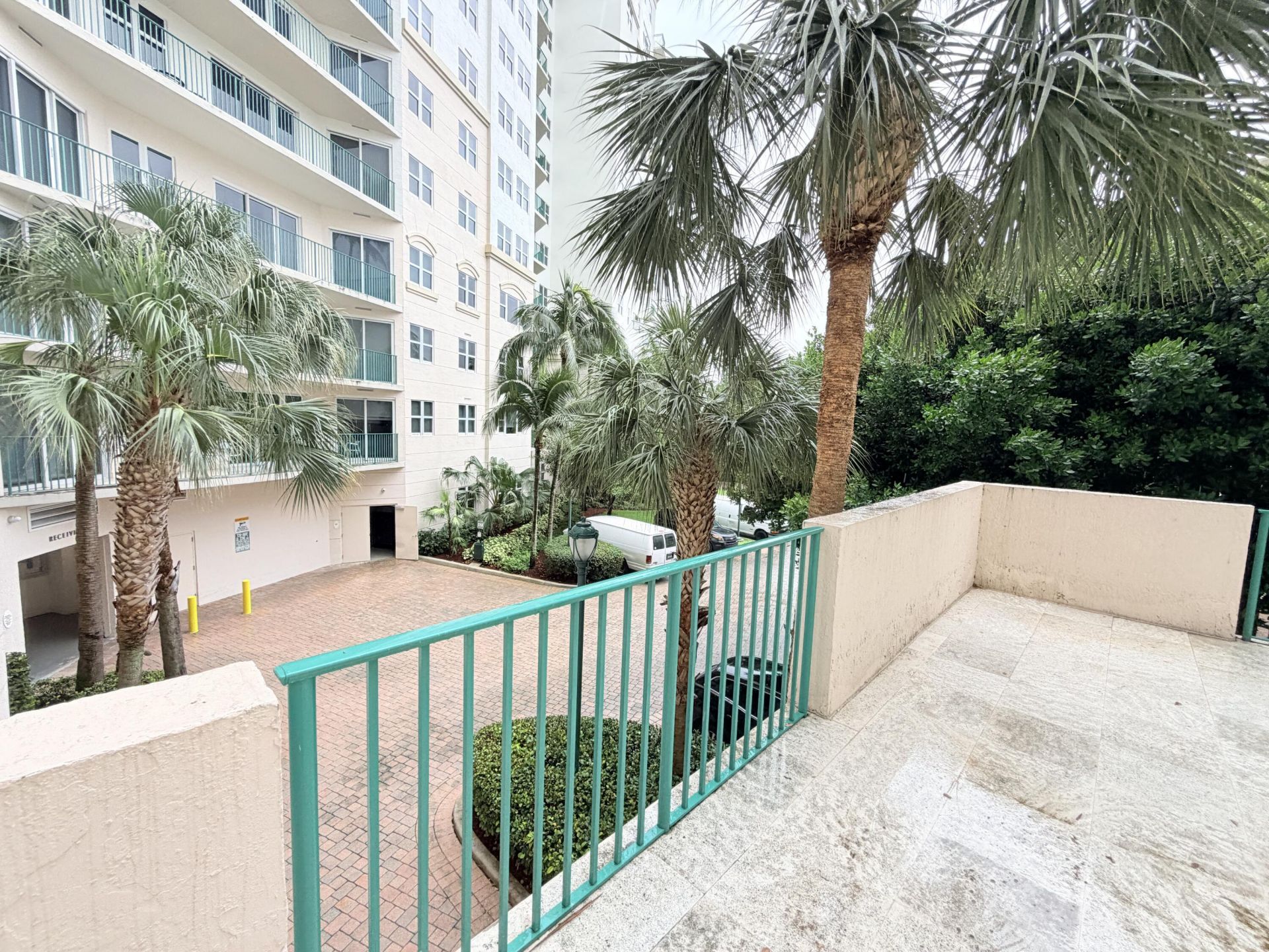 19900 E Country Club Drive, Unit 210, Aventura, FL 33180 Photo