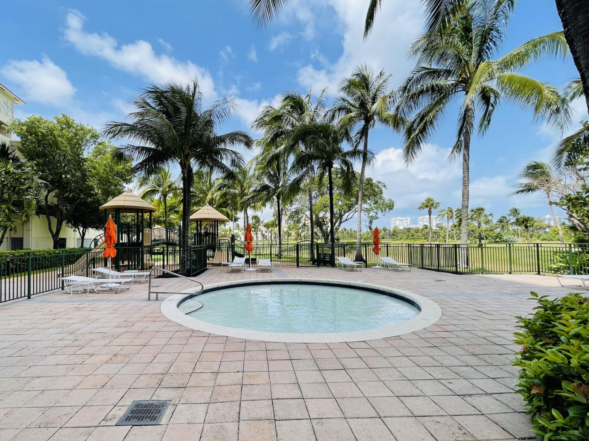 19900 E Country Club Drive, Unit 210, Aventura, FL 33180 Photo