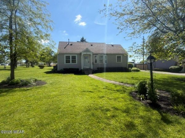 24 Broadway Street, Kenton, OH 43326