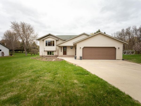 4701 Country Shores SW, Alexandria, MN 56308