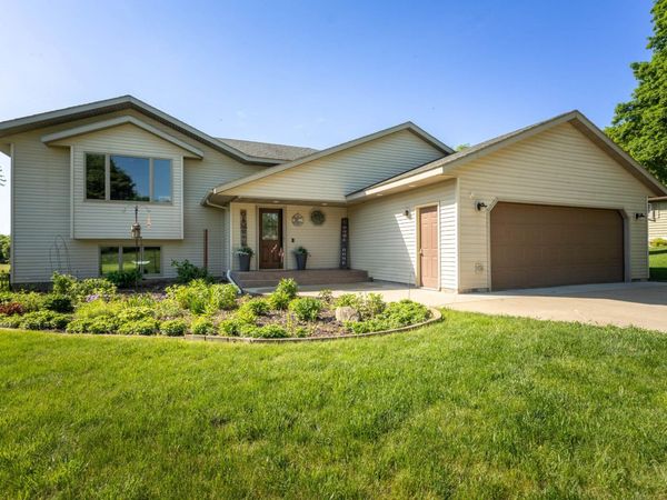 4701 Country Shores SW, Alexandria, MN 56308