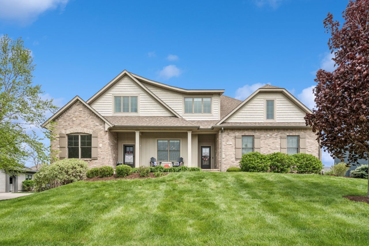 6858 Grover Station, Bettendorf, IA 52722 Main Photo