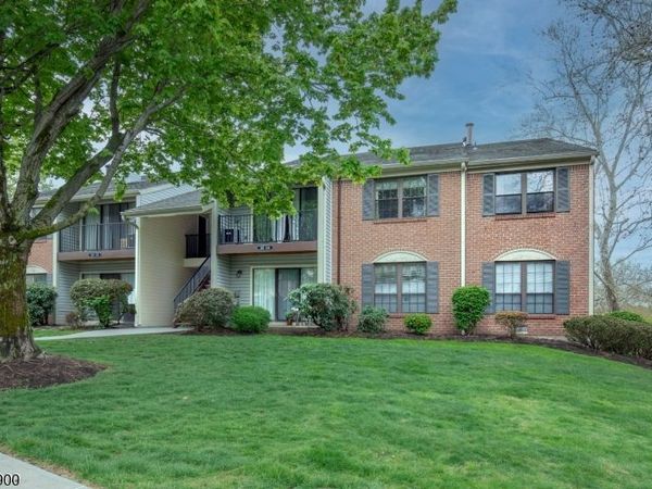 142 Woodward Ln, Bernards, NJ 07920