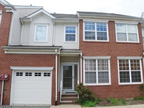 72 Albert Ct, Parsippany-Troy Hills, NJ 07054