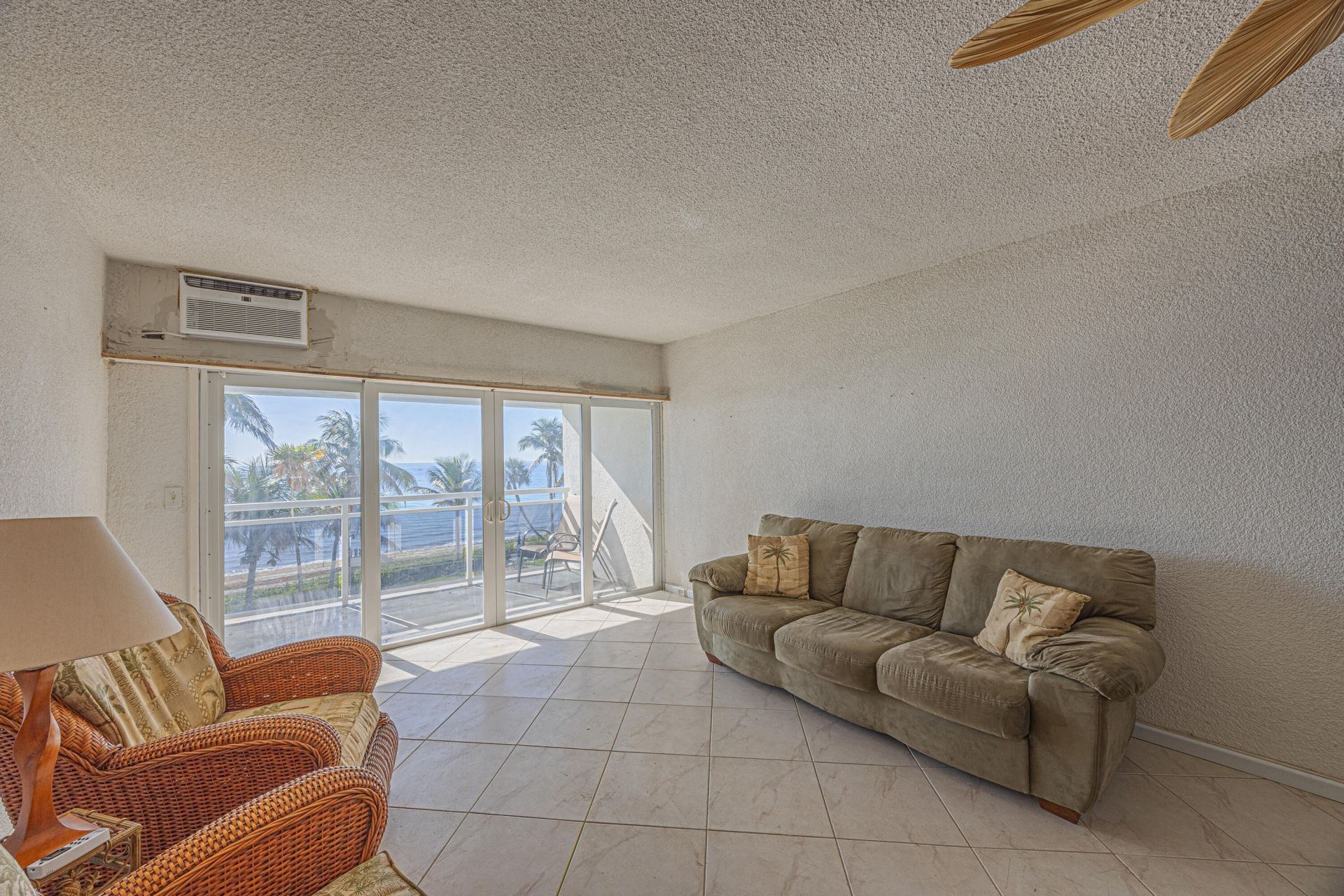 500 SE 21st Avenue, Unit 403, Deerfield Beach, FL 33441 Photo