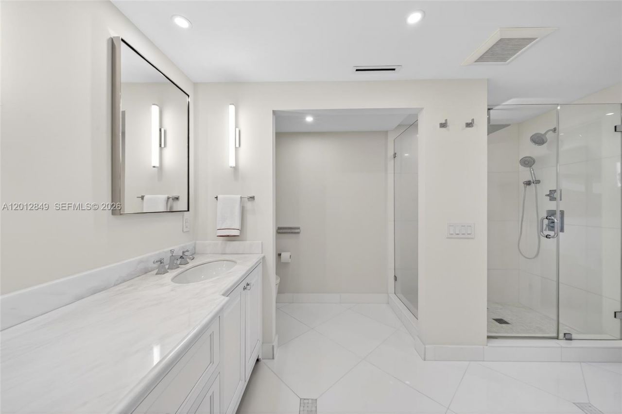 1 Grove Isle Dr, Unit A1809, Miami, FL 33133 Photo