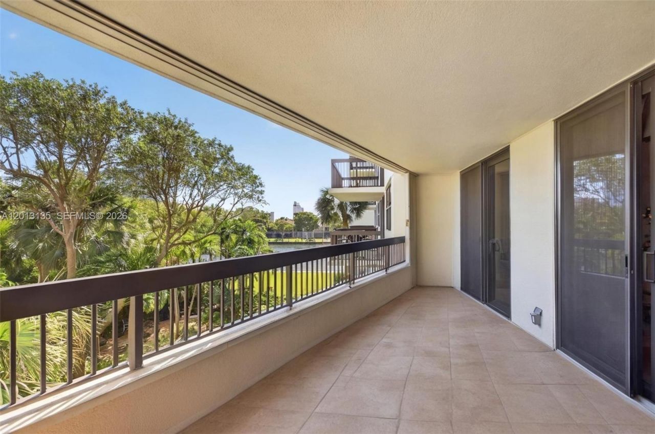 2900 NE 14th St Cswy, Unit 304, Pompano Beach, FL 33062 Photo
