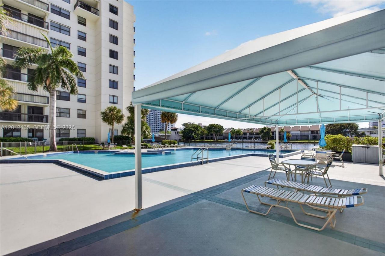 2900 NE 14th St Cswy, Unit 304, Pompano Beach, FL 33062 Photo