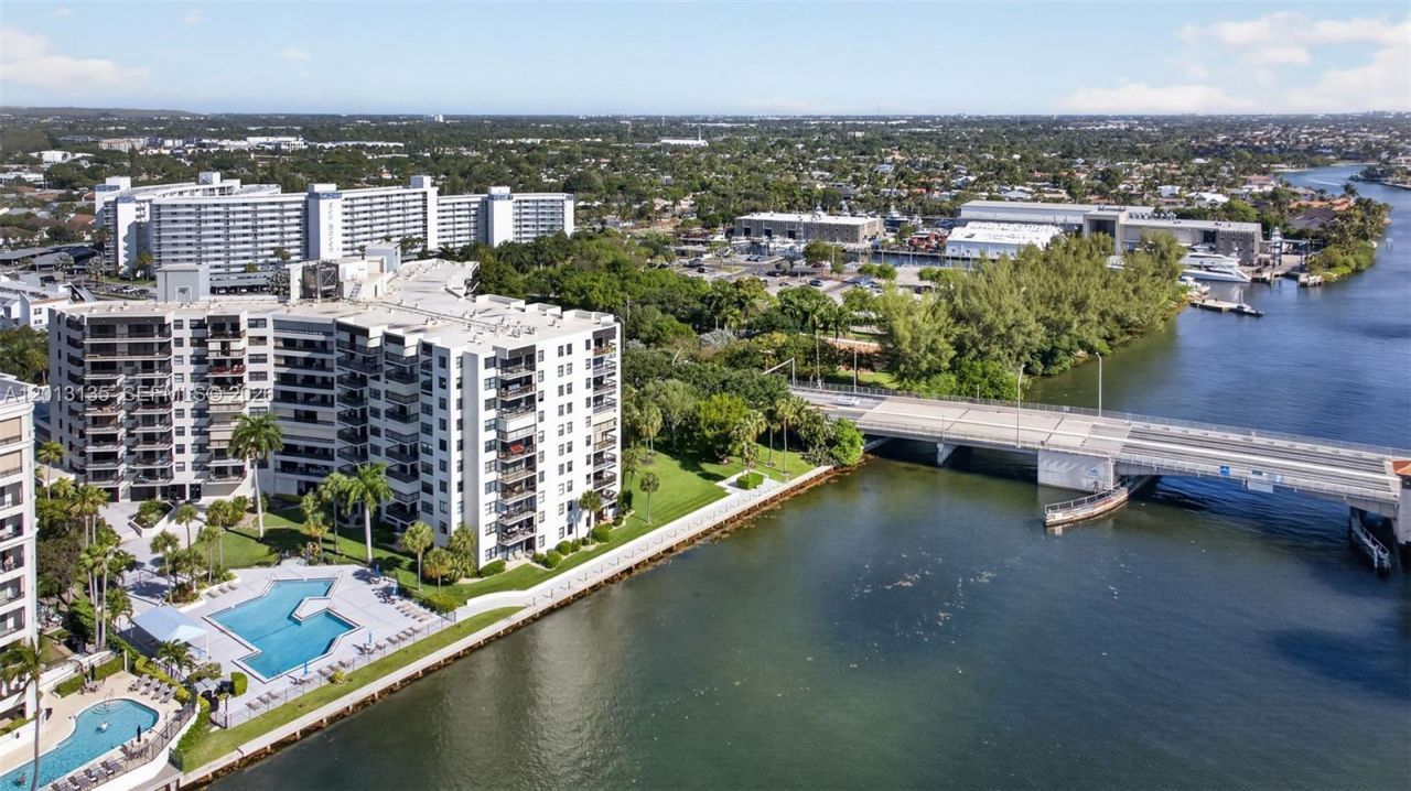 2900 NE 14th St Cswy, Unit 304, Pompano Beach, FL 33062 Photo