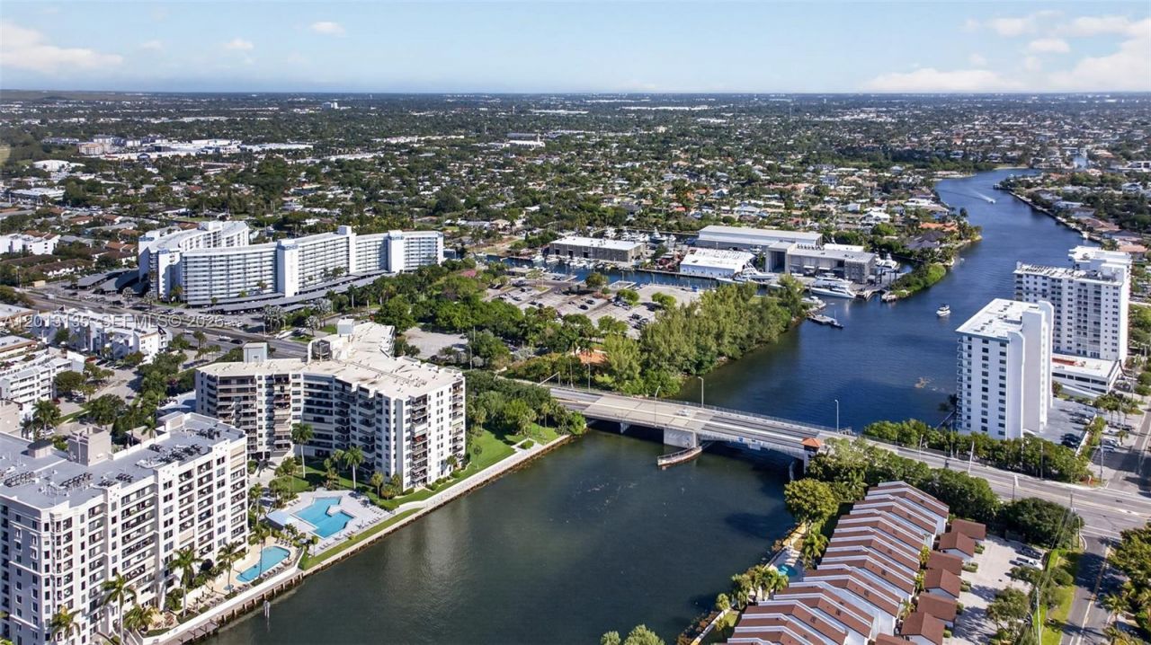 2900 NE 14th St Cswy, Unit 304, Pompano Beach, FL 33062 Photo