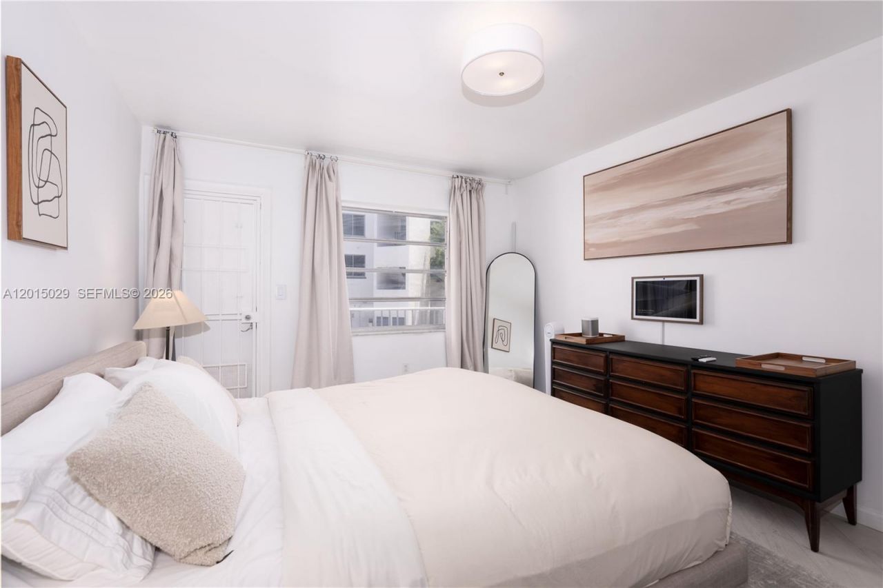 525 Meridian Ave , Unit 203, Miami Beach, FL 33139 Photo