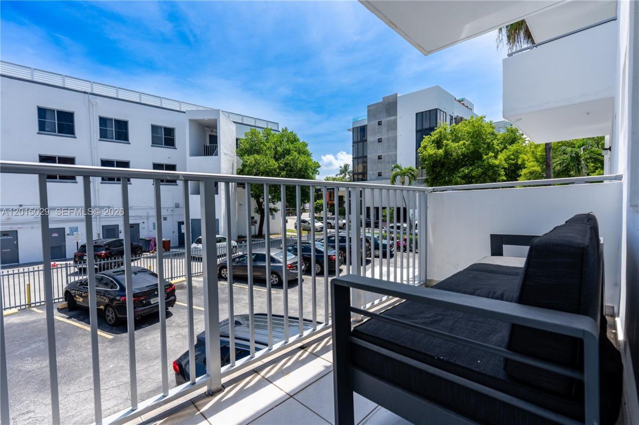525 Meridian Ave , Unit 203, Miami Beach, FL 33139 Photo
