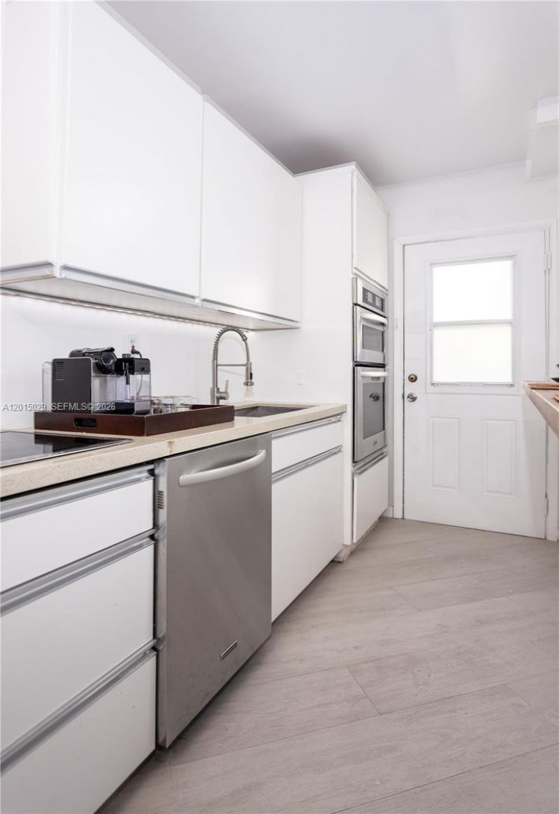 525 Meridian Ave , Unit 203, Miami Beach, FL 33139 Photo