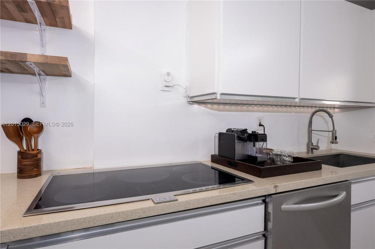 525 Meridian Ave , Unit 203, Miami Beach, FL 33139 Photo