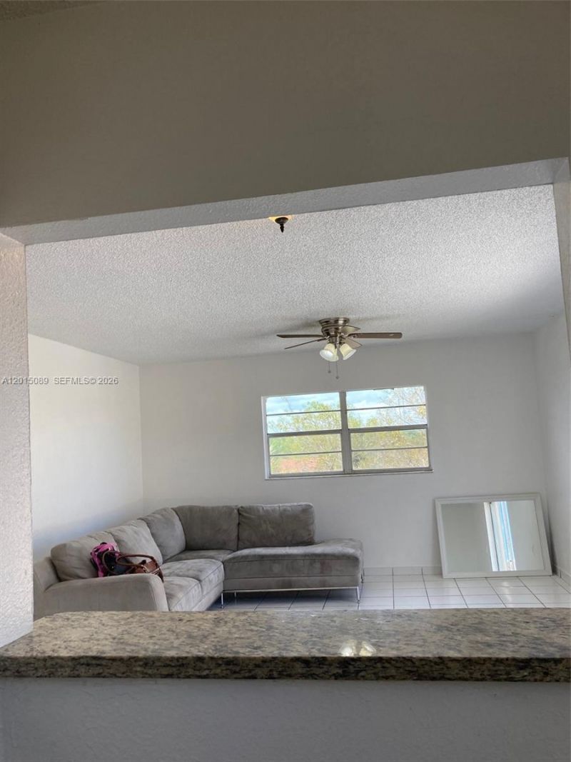 5100 SW 41st St, Unit PH6, Pembroke Park, FL 33023 Photo