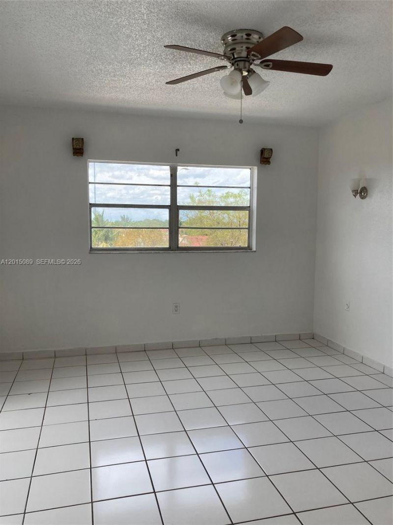 5100 SW 41st St, Unit PH6, Pembroke Park, FL 33023 Photo