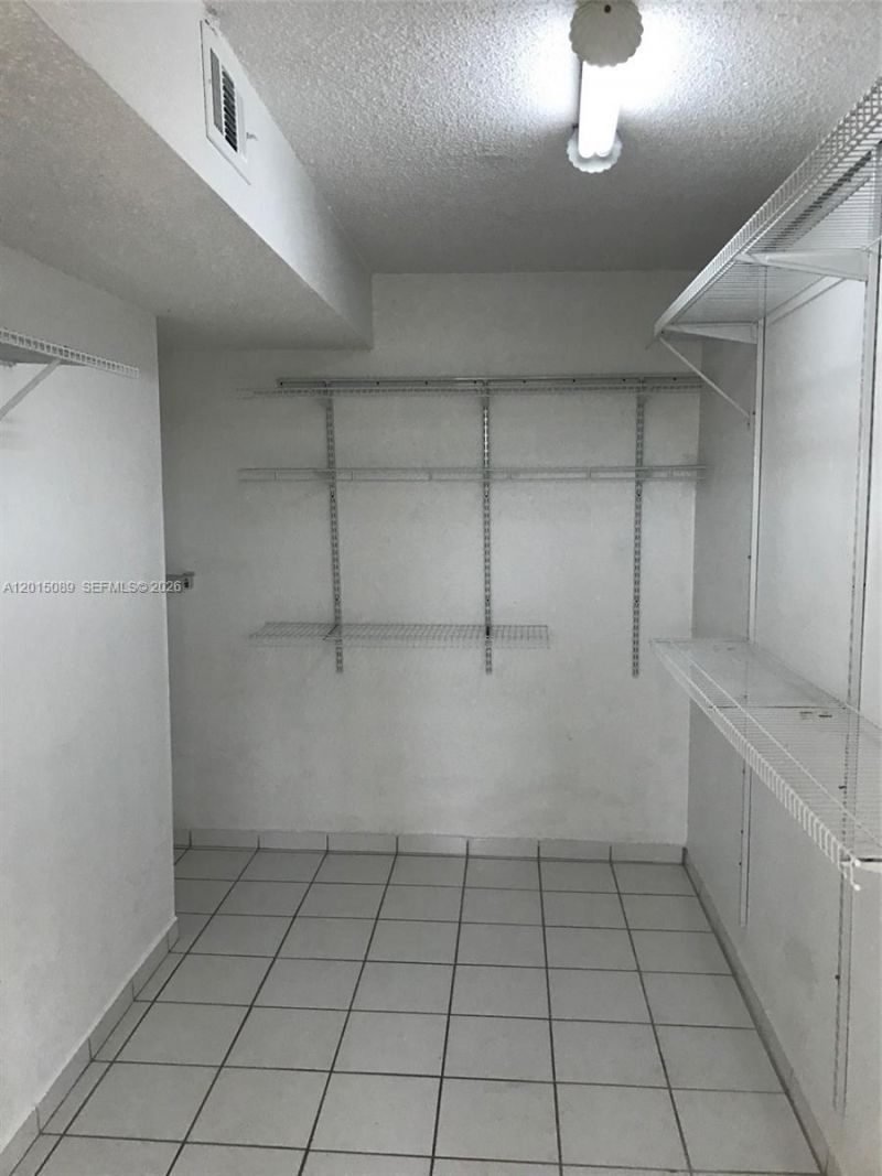 5100 SW 41st St, Unit PH6, Pembroke Park, FL 33023 Photo