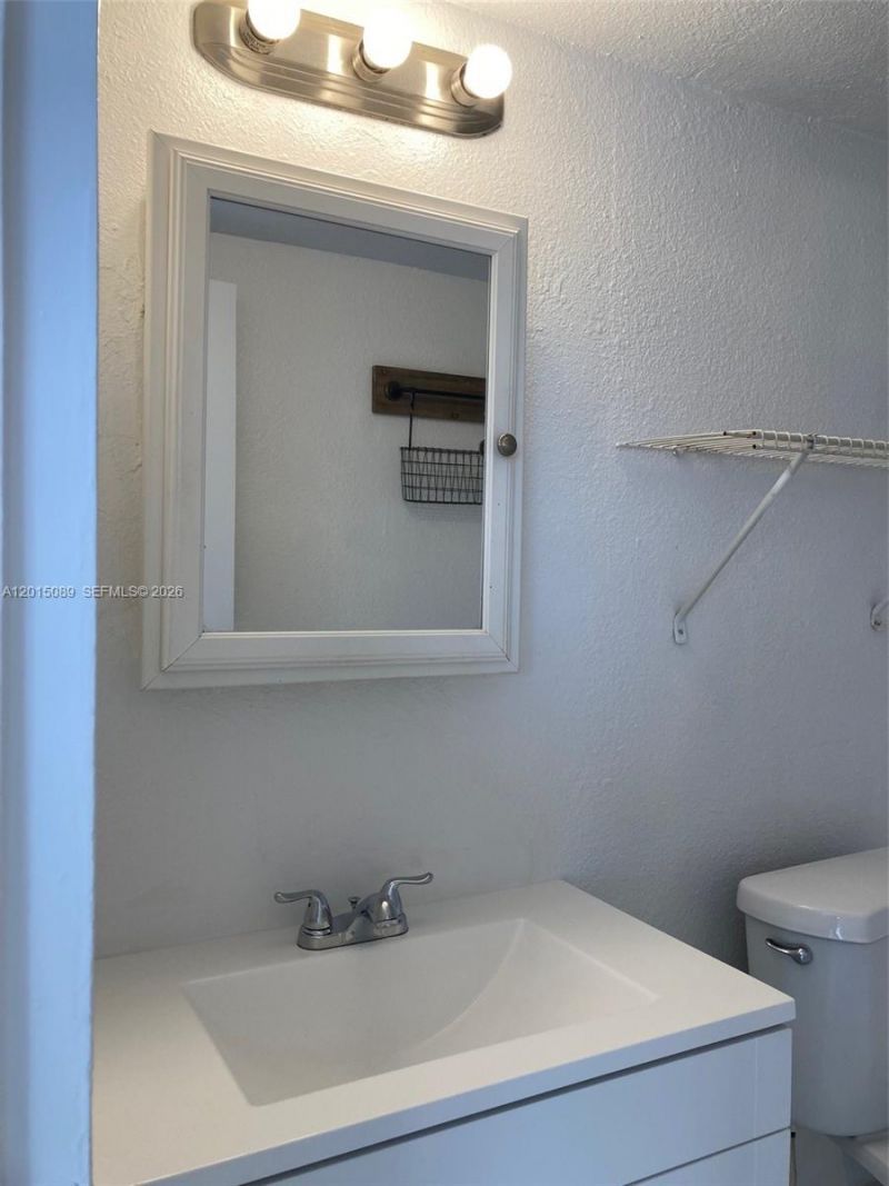 5100 SW 41st St, Unit PH6, Pembroke Park, FL 33023 Photo