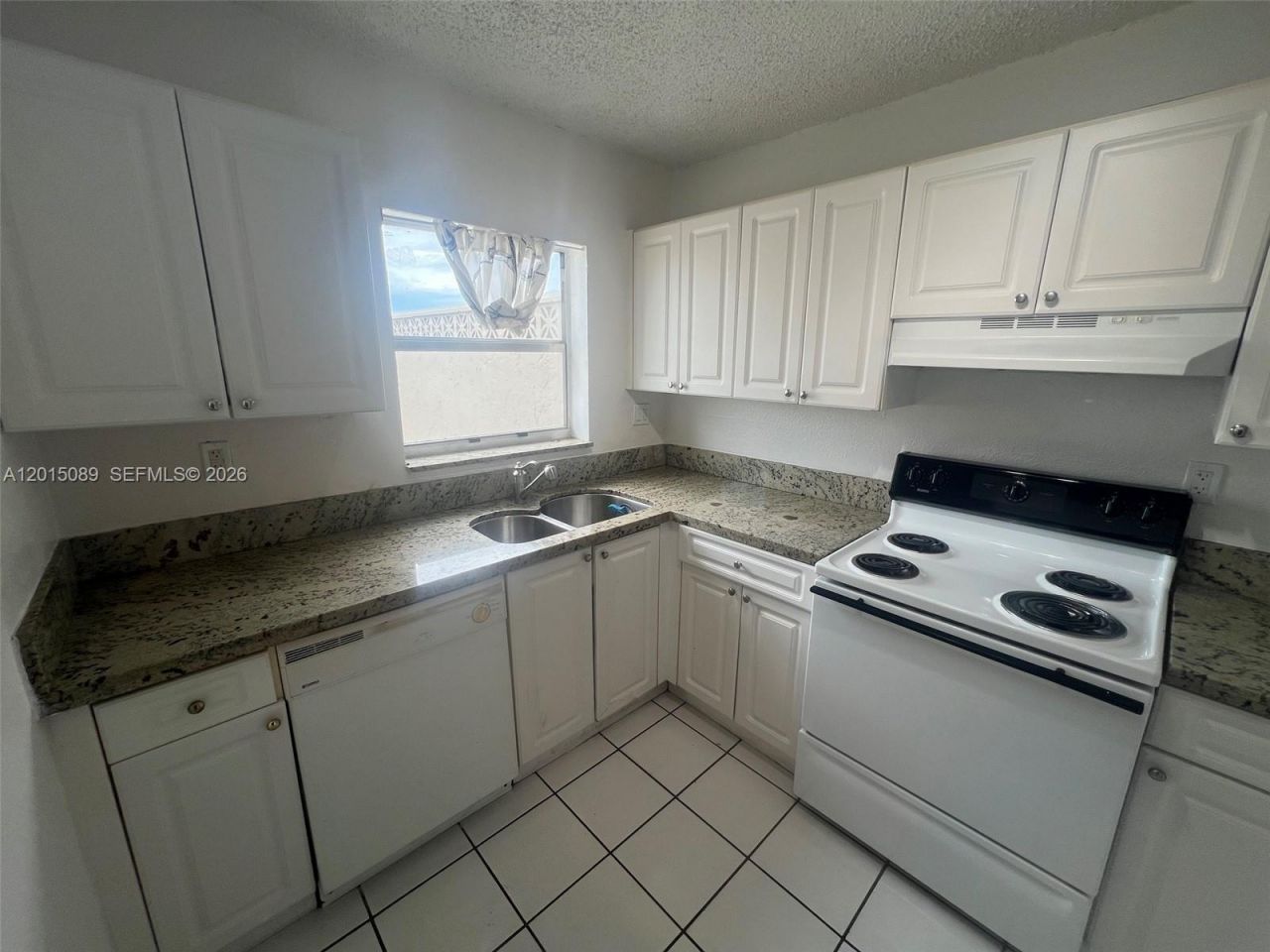 5100 SW 41st St, Unit PH6, Pembroke Park, FL 33023 Photo