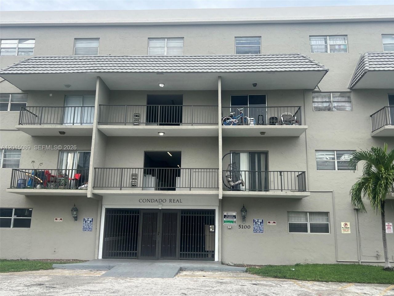 5100 SW 41st St, Unit PH6, Pembroke Park, FL 33023 Photo