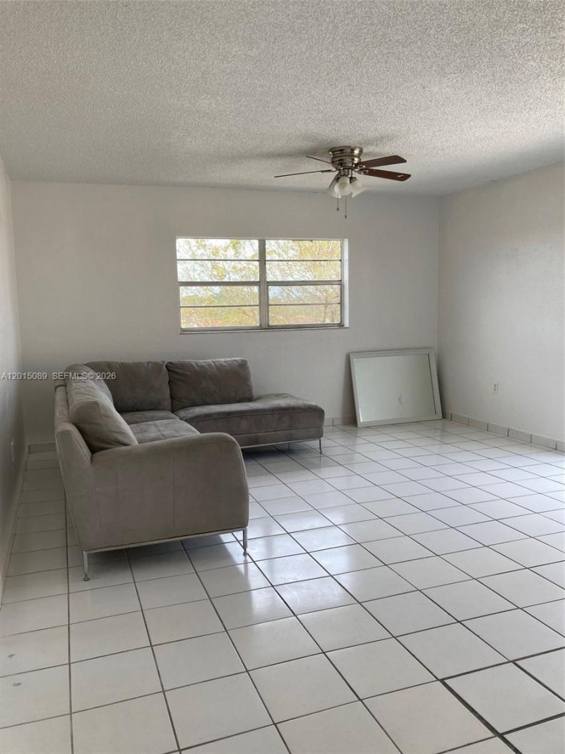 5100 SW 41st St, Unit PH6, Pembroke Park, FL 33023 Photo