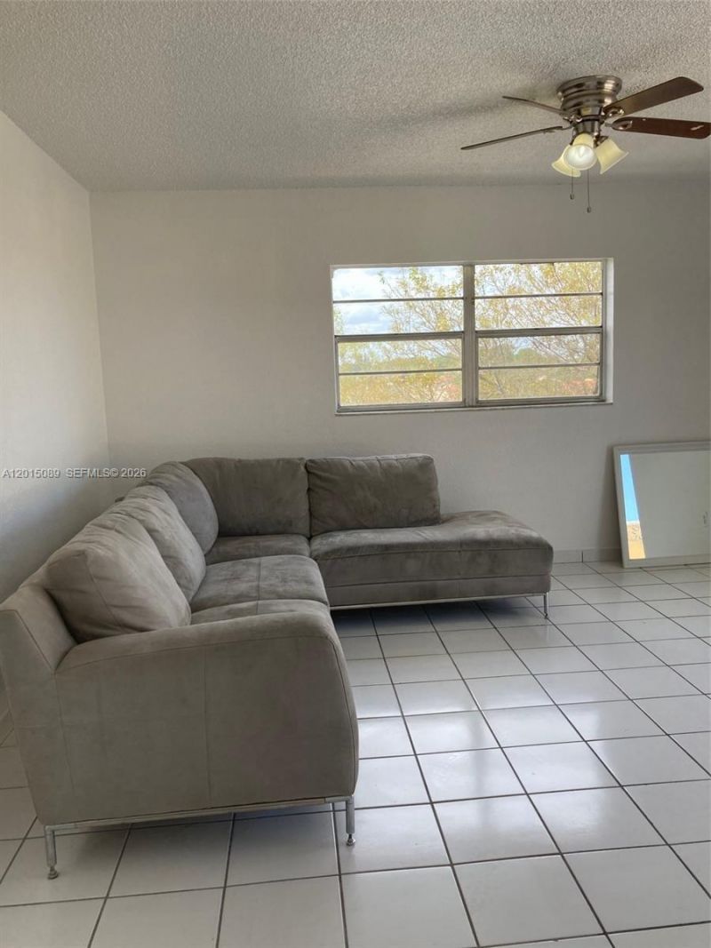 5100 SW 41st St, Unit PH6, Pembroke Park, FL 33023 Photo