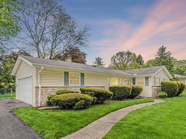 6313 Tamiami Drive , Downers Grove, IL 60516