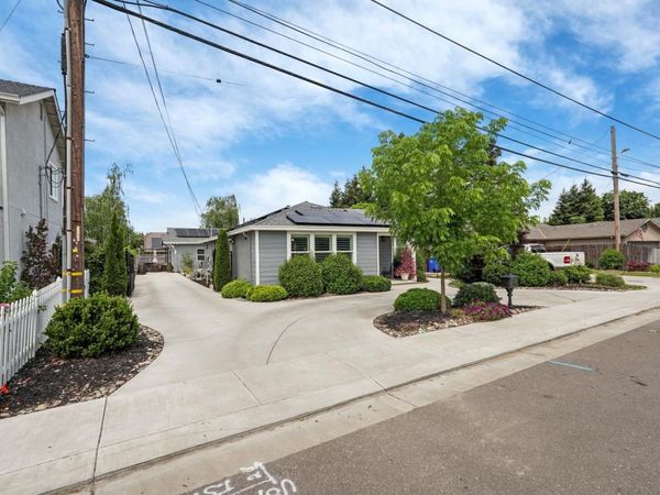 595 E Augusta St, Woodbridge, CA 95258