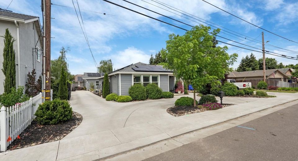 595 E Augusta St, Woodbridge, CA 95258 Photo