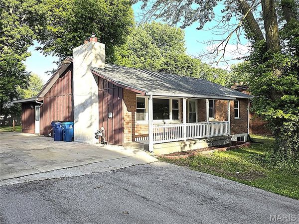 12102 McKelvey Road, Maryland Heights, MO 63043