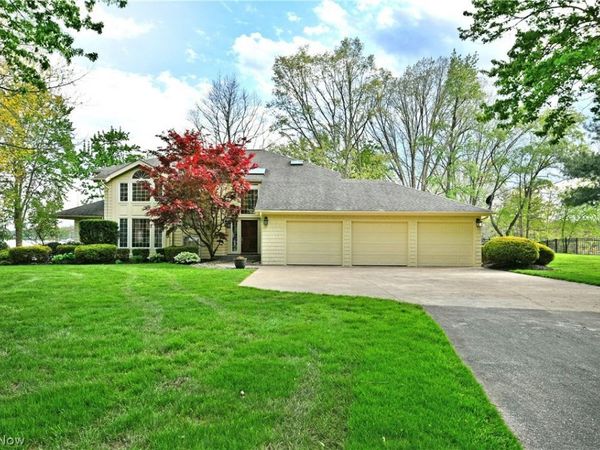 1551 Lake Crest Drive , Roaming Shores, OH 44084