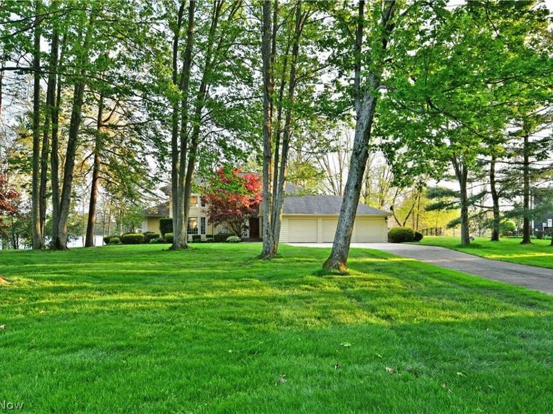 1551 Lake Crest Drive, Roaming Shores, OH 44084 Photo 3
