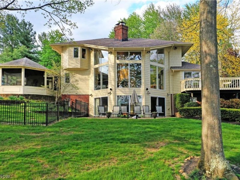 1551 Lake Crest Drive, Roaming Shores, OH 44084 Photo 5