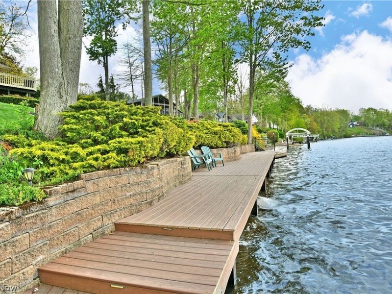 1551 Lake Crest Drive, Roaming Shores, OH 44084 Photo 9