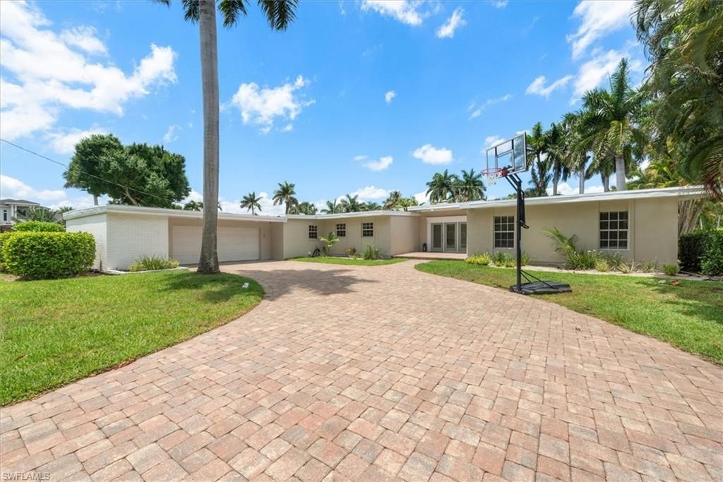 991 Aqua Ln, Fort Myers, FL 33919 Photo