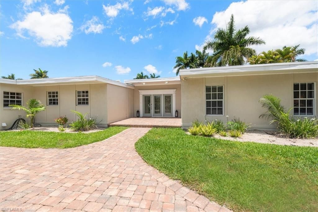 991 Aqua Ln, Fort Myers, FL 33919 Photo