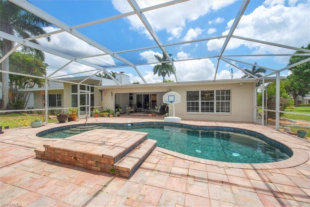 991 Aqua Ln, Fort Myers, FL 33919 Photo
