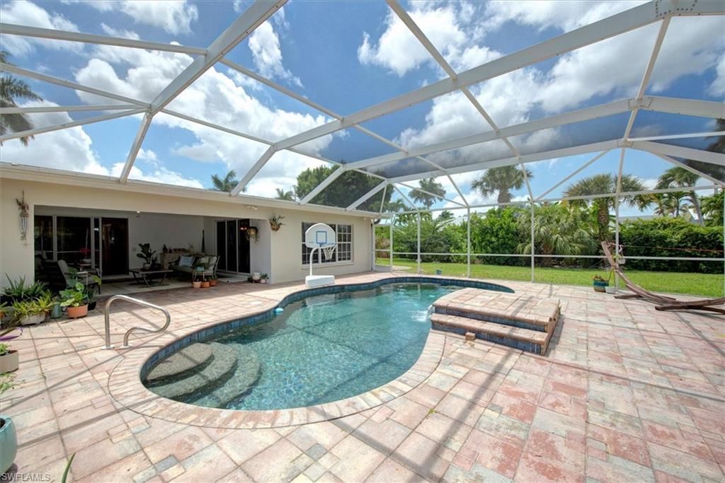 991 Aqua Ln, Fort Myers, FL 33919 Photo